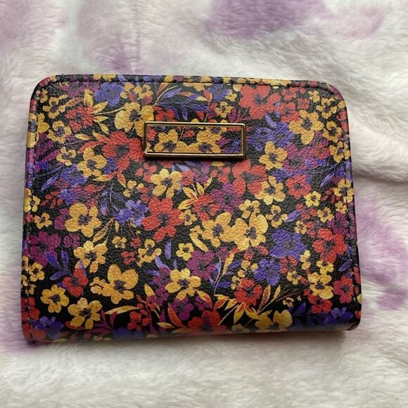 Vintage Floral Twofold Wallet - Picture 1 of 7